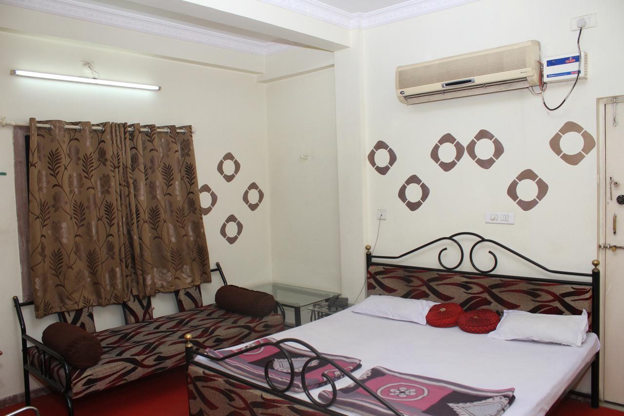 Hotel Bhagwat Palace Latur Exterior photo